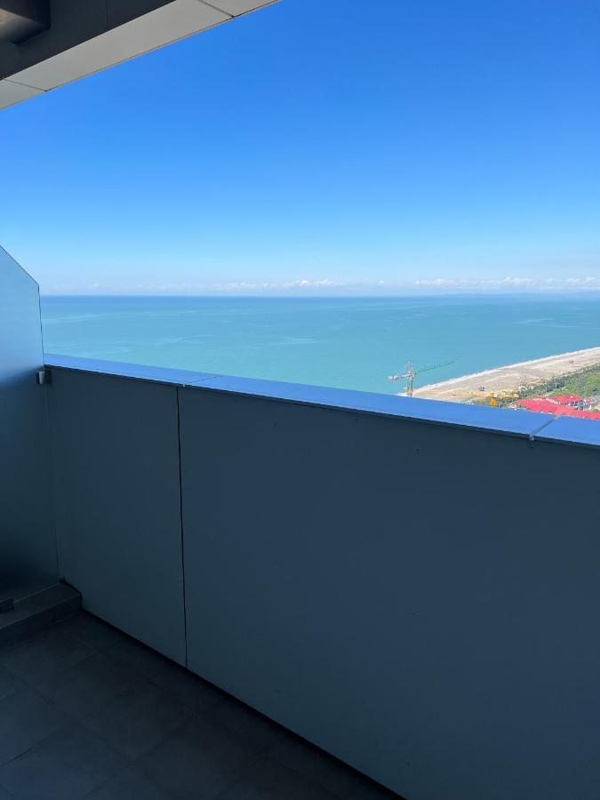 Apartments In Alliance Batumi Esterno foto