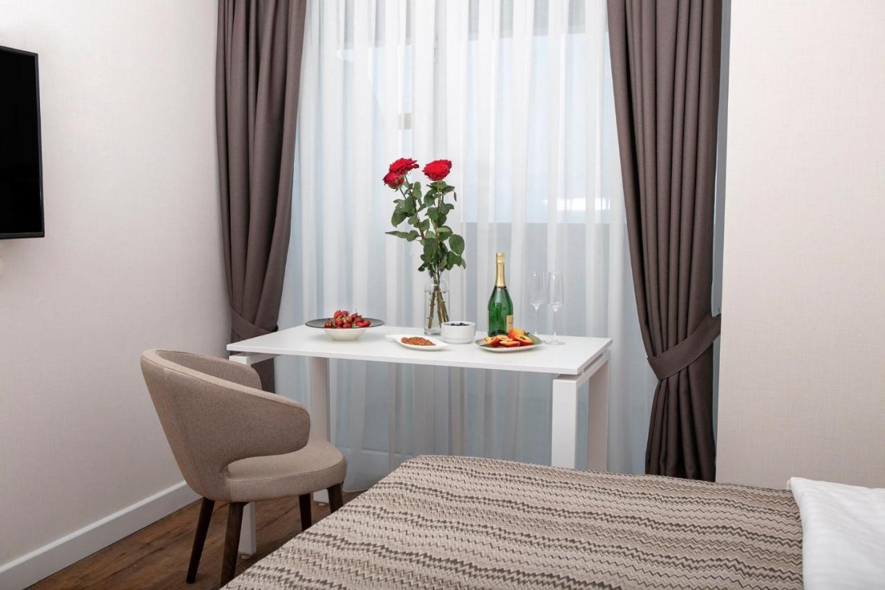 Apartments In Alliance Batumi Esterno foto