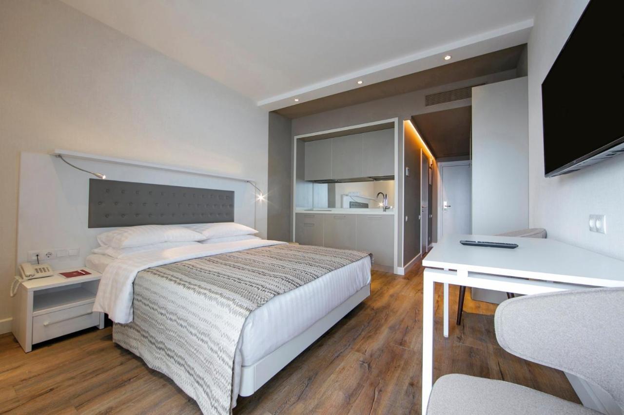 Apartments In Alliance Batumi Esterno foto